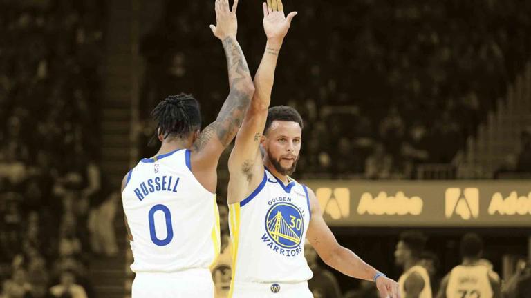 拉塞尔：库里打球时心态不受裁判影响，这就是他成功的原因