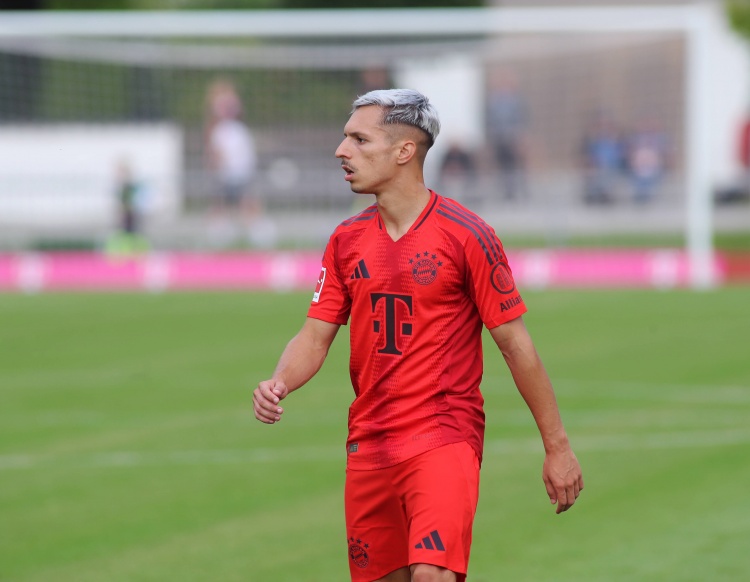 开云app下载-记者：巴萨和萨拉戈萨的接触只是例行公事性质，他并非实质目标