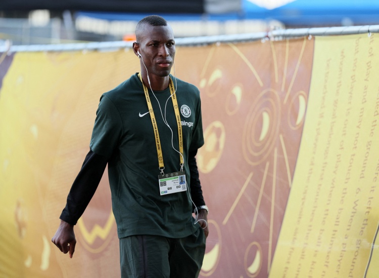 开云网站-记者：孔帕尼计划让杰克逊担任多个进攻角色，展现战术灵活性