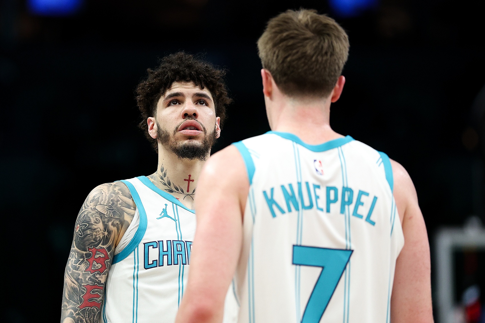 glow-kaiyun.com-黄蜂连续22季未赢得季后赛系列赛并列历史第2长！仅次于快船29季